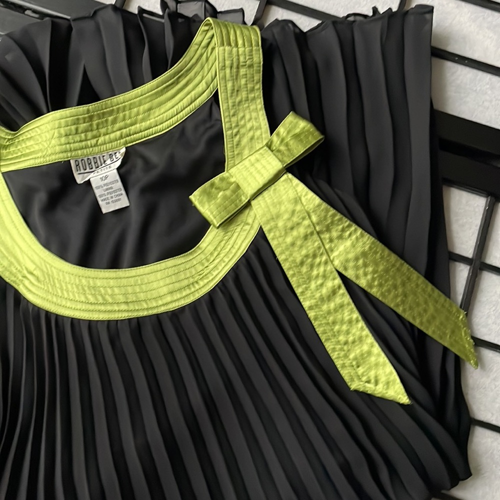 Robbie Bee. Dress